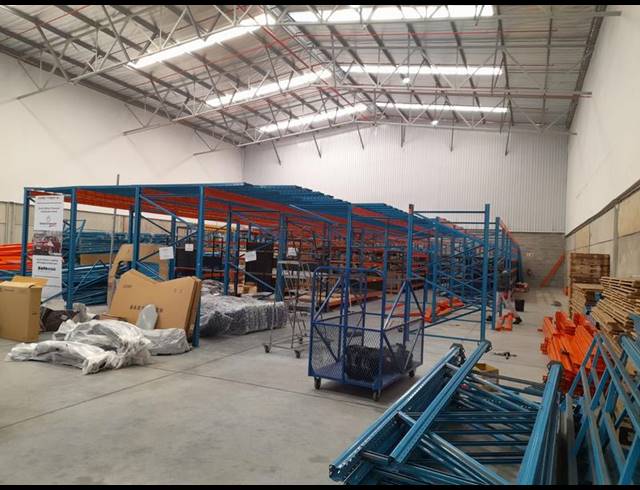 INDUSTRIAL PROPERTY TO RENT IN NORTH END